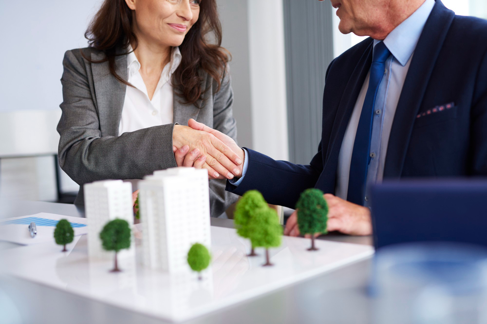 Realtor meeting clients at a home